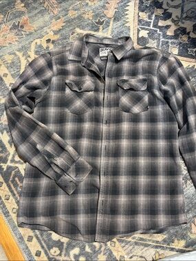 Dravus Men's Gray Plaid Casual Button-Down Shirt